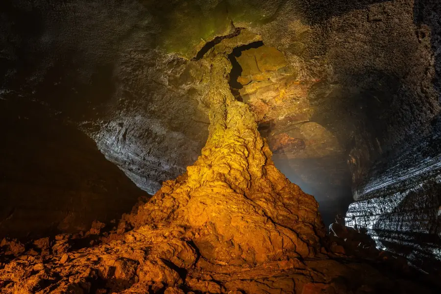 Large lava column inside Manjanggul Lava Tube